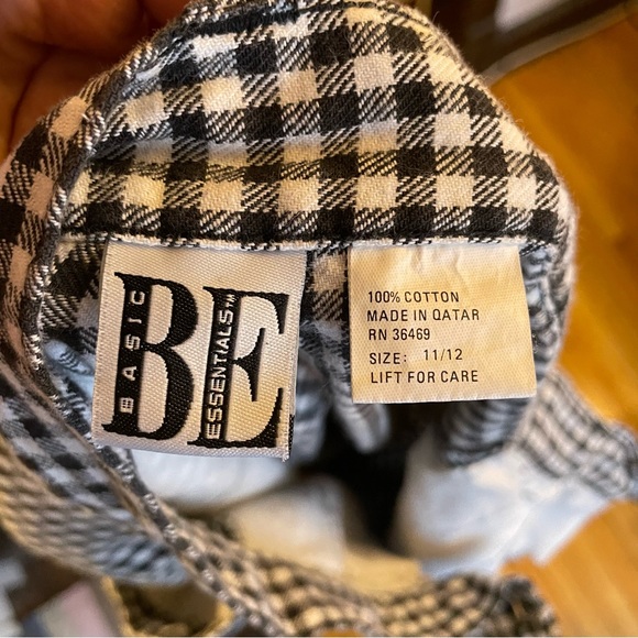 Basic Essentials Black White Gingham Shorts Women’s Size 11/12 - Picture 4 of 4